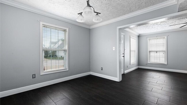 Building Photo - 406 Leawood Cir