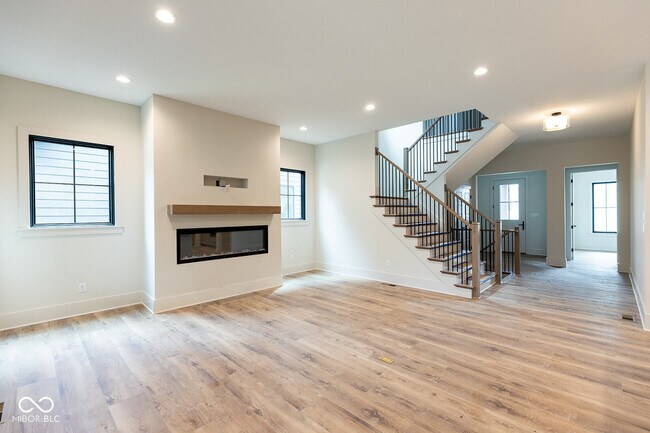 Building Photo - 871 Rosemary Gdns