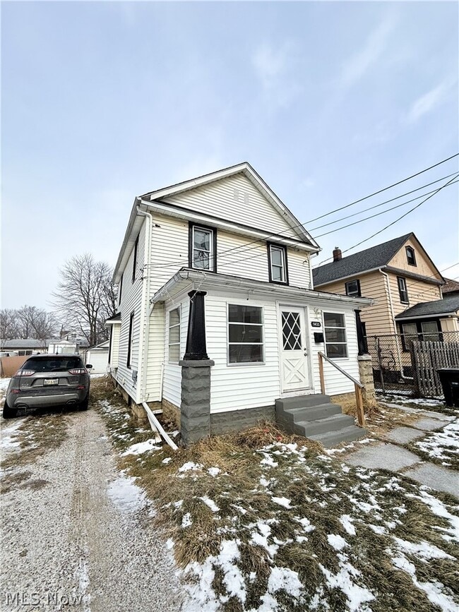 Building Photo - 1433 Kenmore Blvd