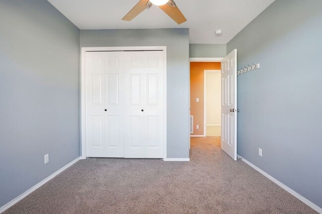 Building Photo - 4Bd/2.5Ba Two Story House - Available Soon!