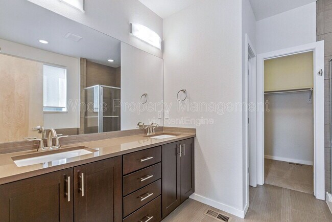 Building Photo - 1821 Blue Star Ln