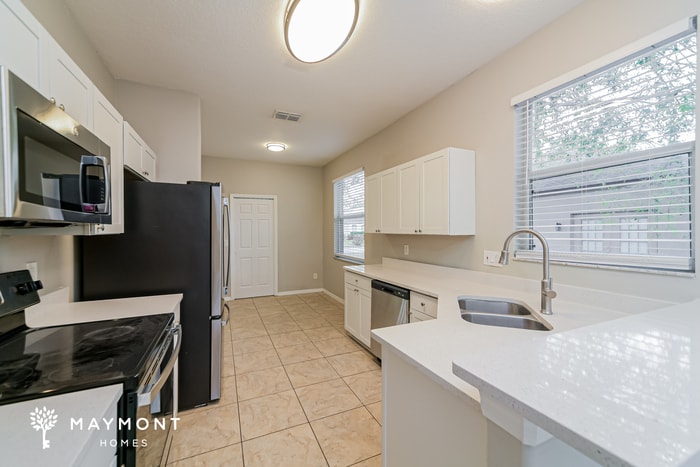 Building Photo - 10112 Andover Point Cir