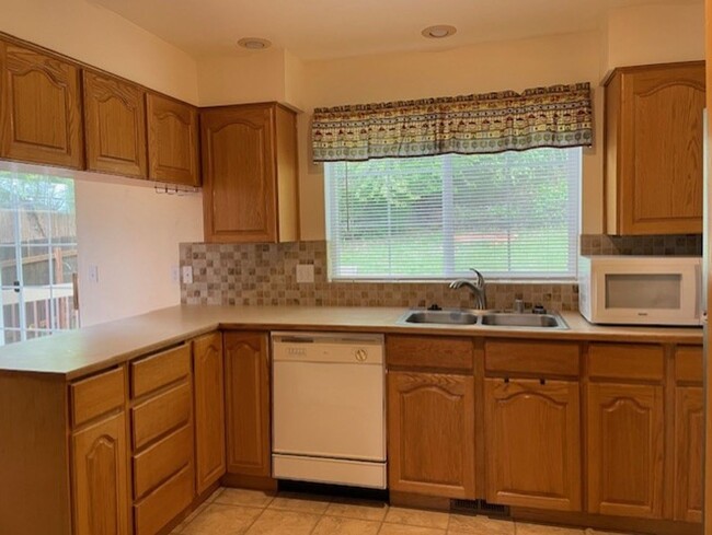 Building Photo - 1412 Sweetbay Dr