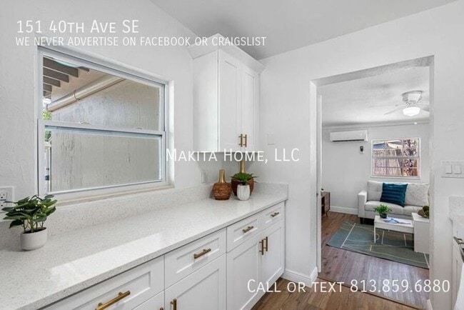 Building Photo - 151 40th Ave SE