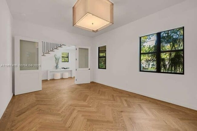 Building Photo - 2330 Overbrook St