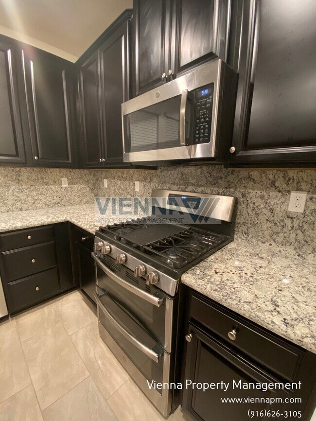 Building Photo - 1052 Essington Ln