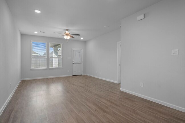 Building Photo - 12927 California Palm Ct