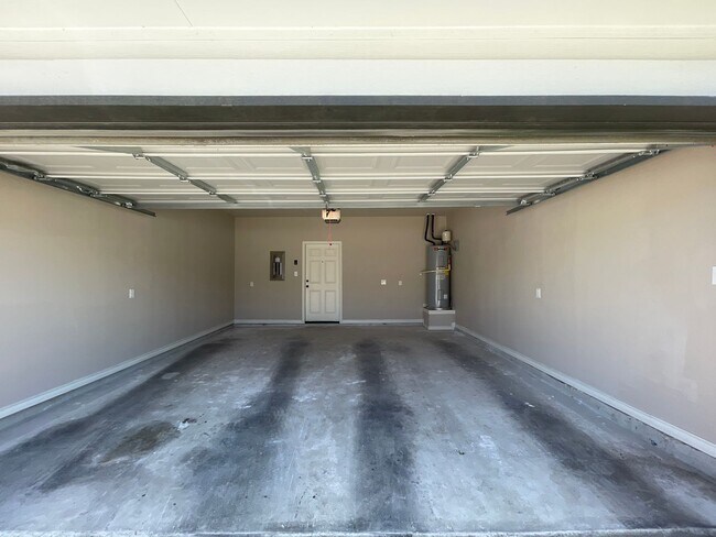 Building Photo - Town home for rent