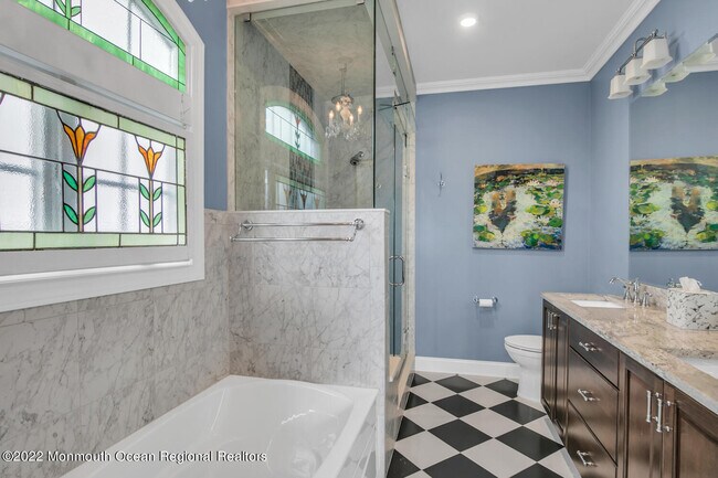 Building Photo - 812 Claridge Dr