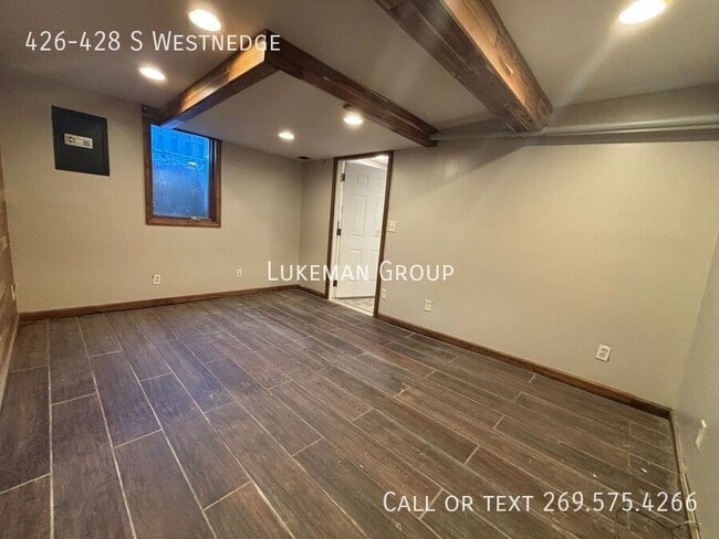 Building Photo - 4 Bed/2 Bath On Westnedge #2 - with full f...