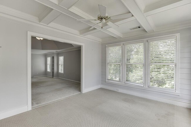 Building Photo - 2885 Towne Village Dr NW