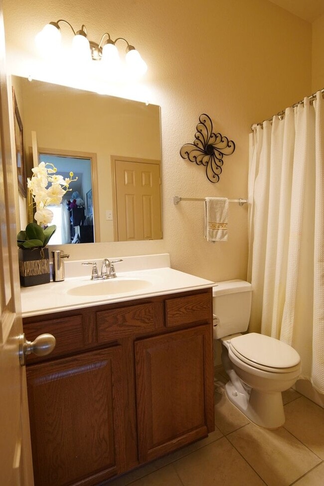 Building Photo - Spacious and well-maintained home located in the established community of Arlington!