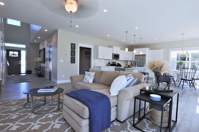 Building Photo - Like New 3BD/2.5BA with 2 Car Garage- $100...