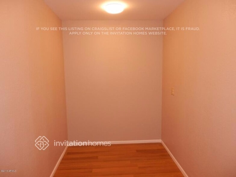 Building Photo - 128 W Indigo St