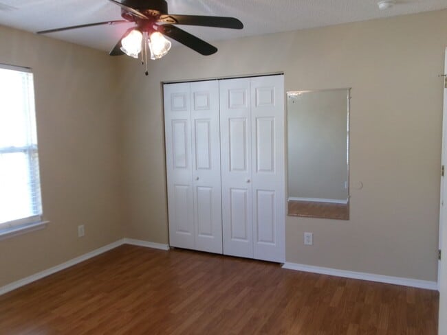 Building Photo - 3 bedroom, 2.5 bath home located in Bellegrove Preserve