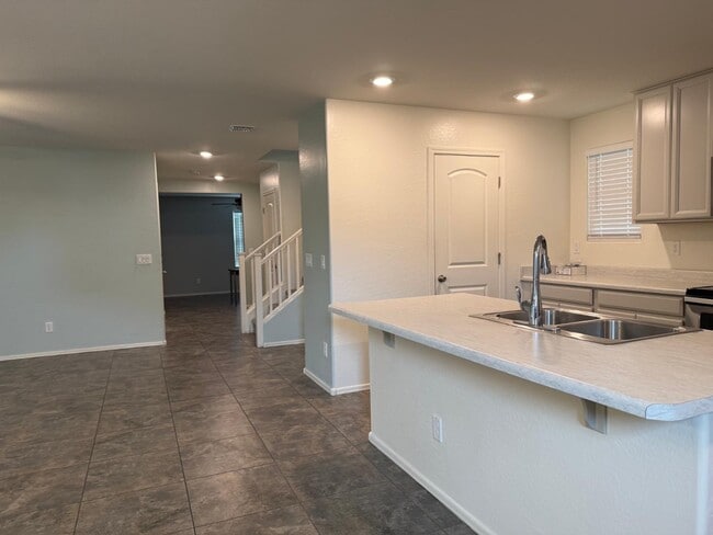 Building Photo - 16579 W Jenan Dr