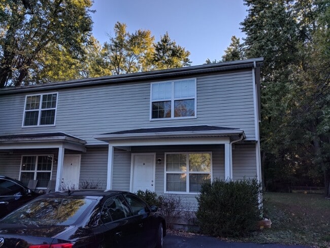 Building Photo - 1527 Lynch Ln