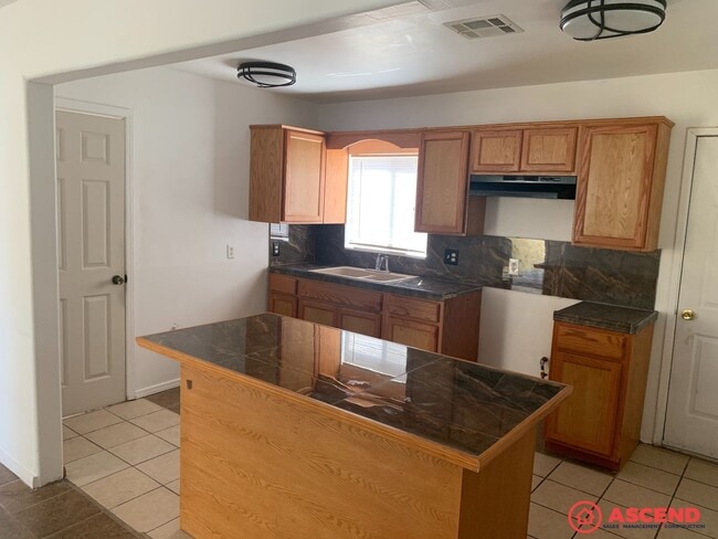Building Photo - Charming 4-Bed Rental with Bonus Space & Room to Grow