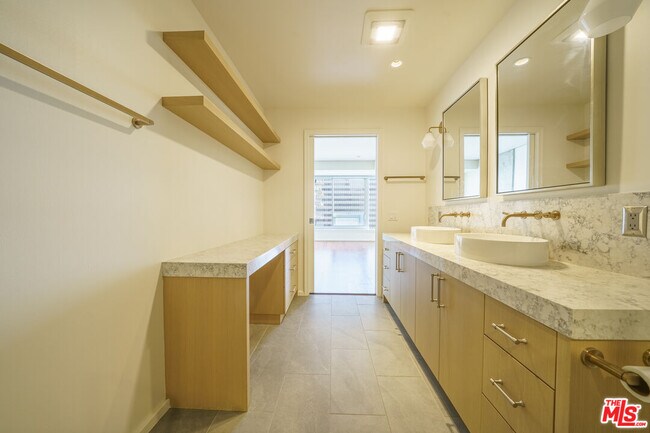 Building Photo - 1155 S Grand Ave