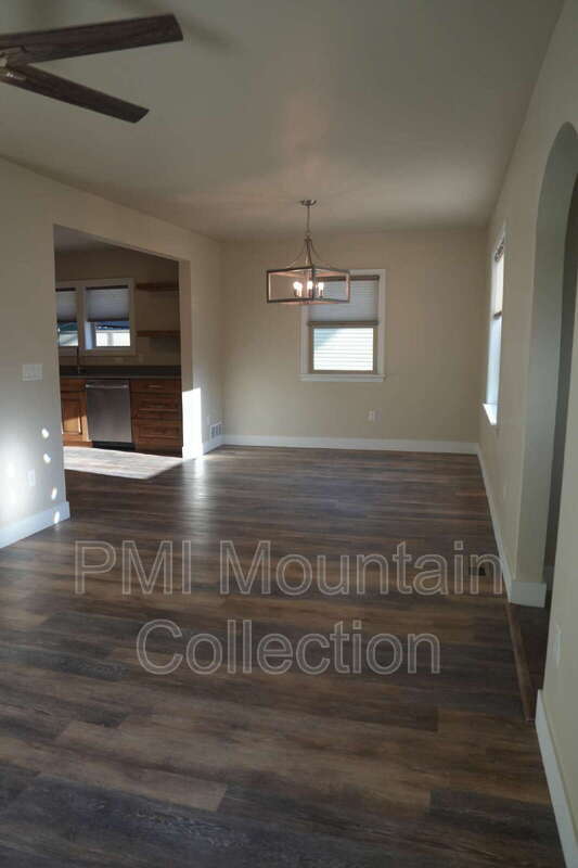 Building Photo - 249 S 400 E