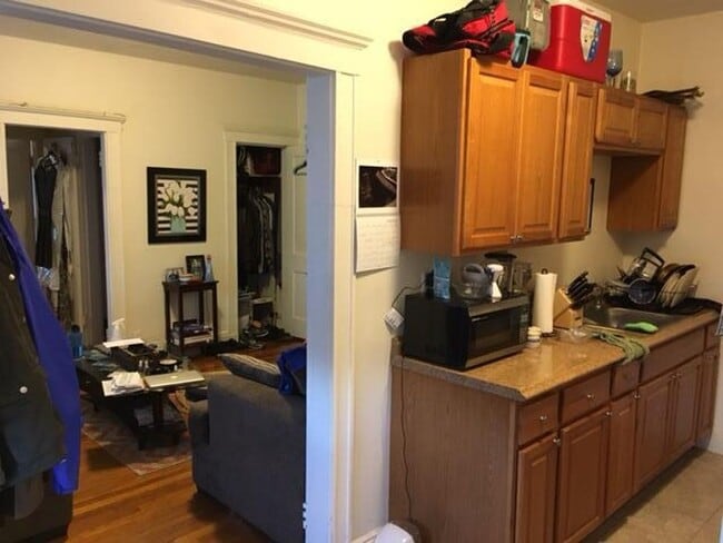 Building Photo - Nicely renovated 1 bed in a prime location in Allston!