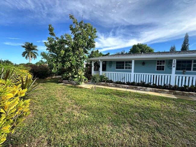 Building Photo - 104 NE 16th Ave