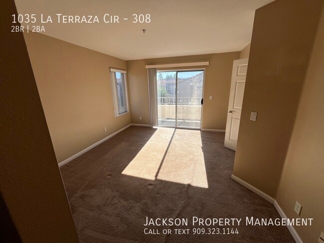 Building Photo - 1035 La Terraza Cir