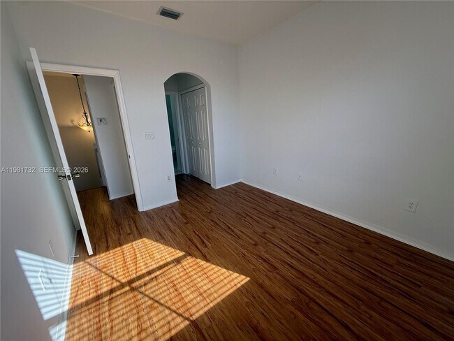 Building Photo - 764 SW 106th Ave