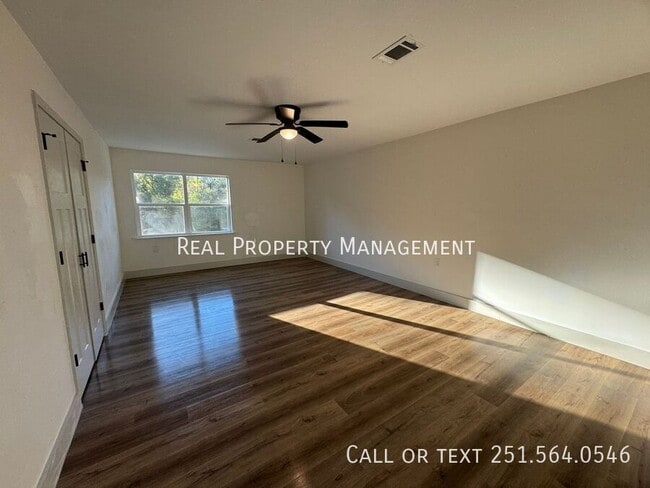 Building Photo - 3158 Lees Ln