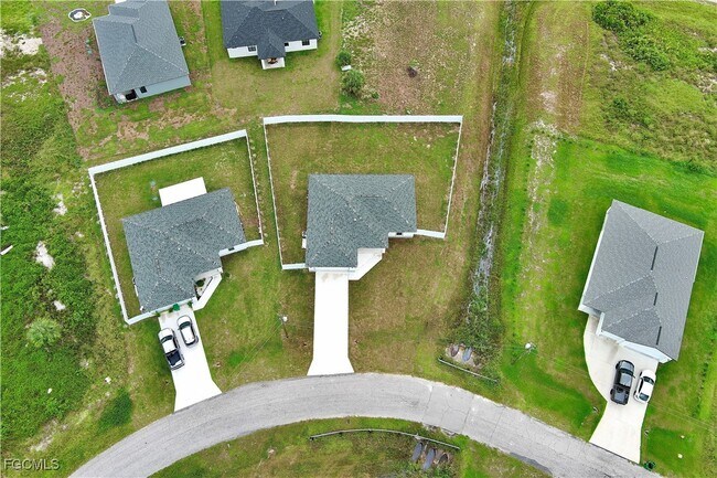 Building Photo - 8022 Melody Cir