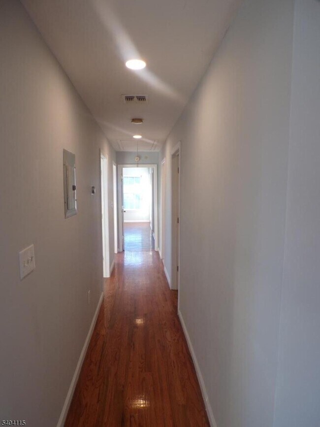 Building Photo - 439 S 11th St