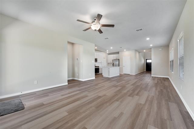 Building Photo - 401 Cottage Wood Dr