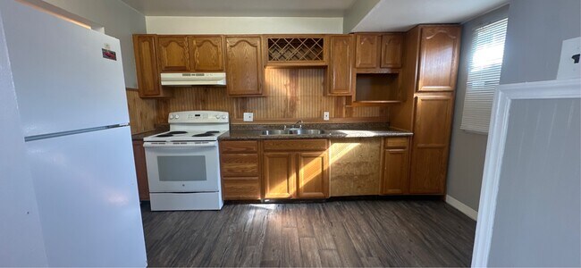 Building Photo - 10748 Spring Garden Dr