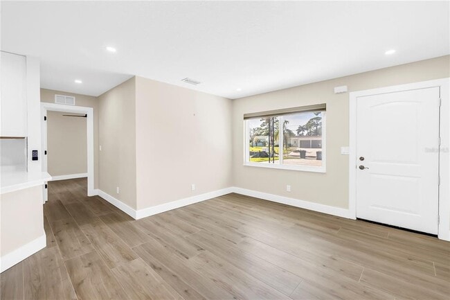 Building Photo - 4891 Venetian Blvd NE