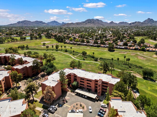 Building Photo - 4303 E Cactus Rd