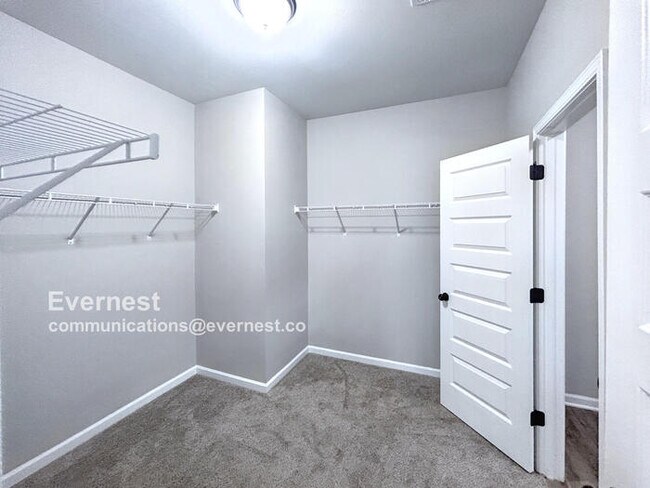Building Photo - 118 Holly Fern Dr.