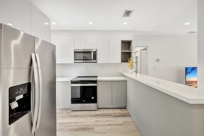 Building Photo - 843 SW 20th St