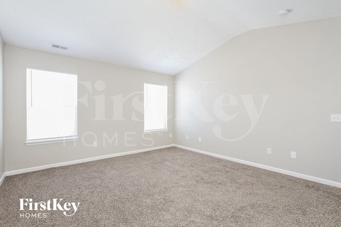 Building Photo - 4915 Birmingham Dr