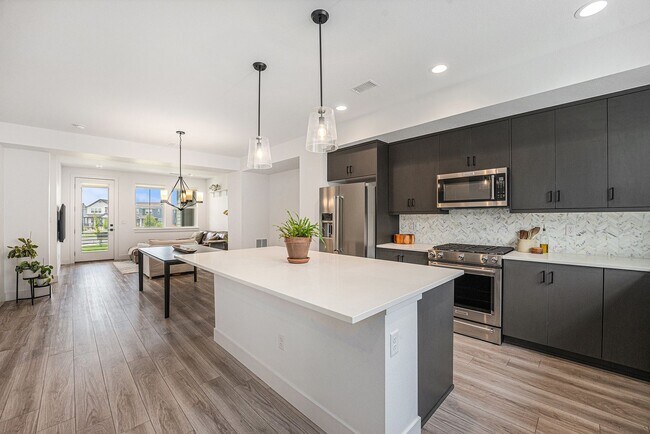 Building Photo - Stylish Town Home In Desirable Thornton Ne...