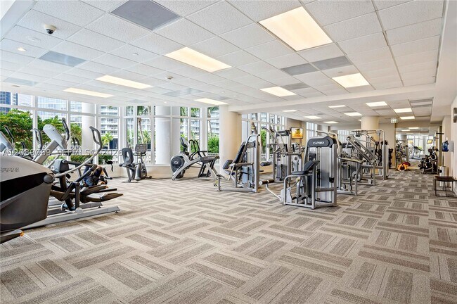 Building Photo - 801 Brickell Key Blvd
