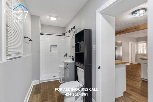 Building Photo - Great Property inside and out!