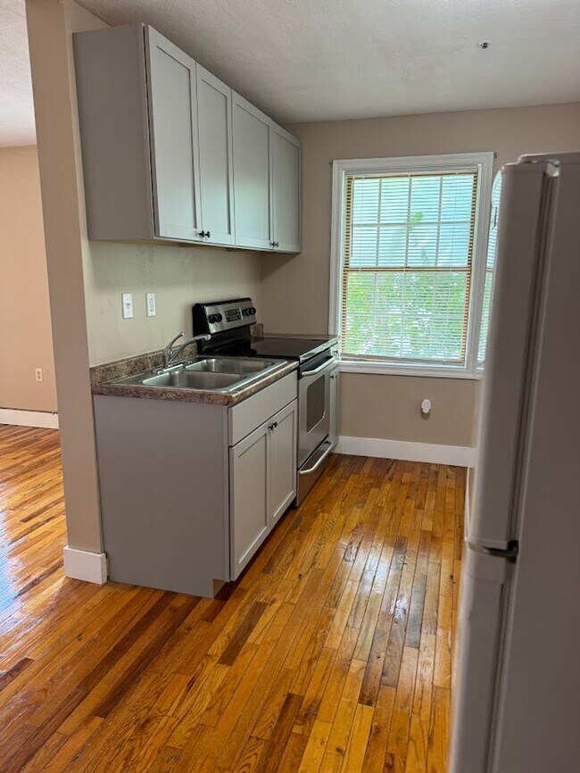 Building Photo - Portsmouth 1 bedroom