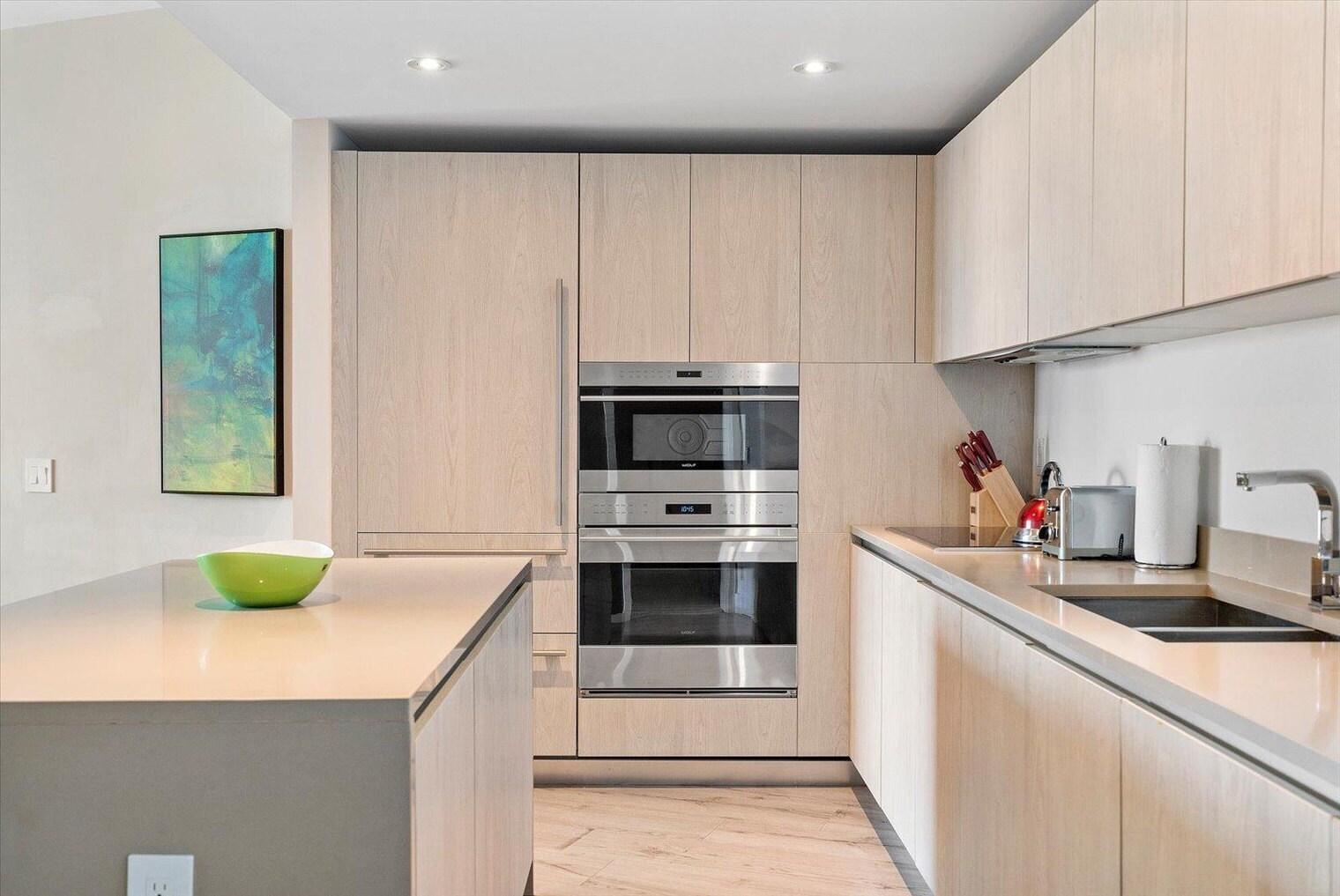 Building Photo - 4011 S Ocean Dr