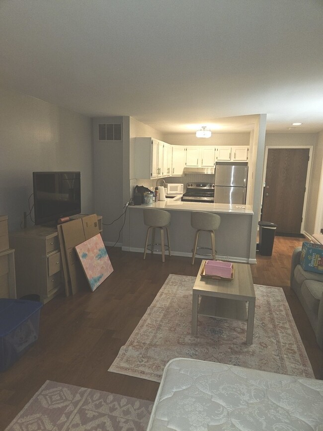 Building Photo - 5800 Oakwood Dr