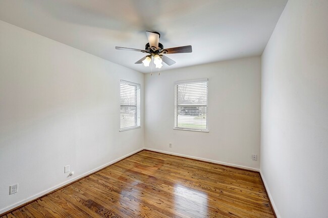 Building Photo - 4722 Carleen Rd