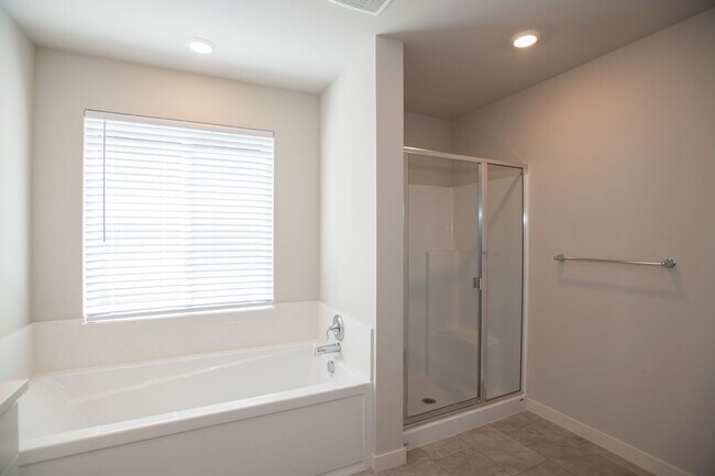 Building Photo - Spacious Like New 4 Bedroom Home!