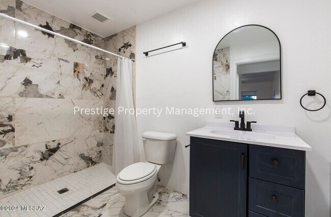 Building Photo - Look! This 3/2 Upgraded  East Side Charmer Is What You Have Been Looking For!