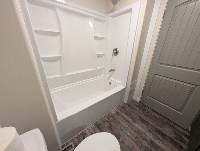 Building Photo - Huge Orchards House - Beautiful Updates