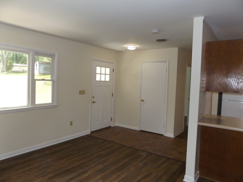 Building Photo - 7413 Spout Hill Rd
