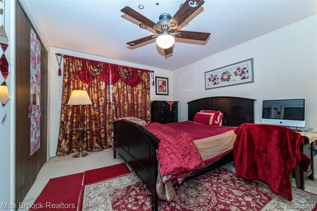 Building Photo - 862 Yorktown Ct